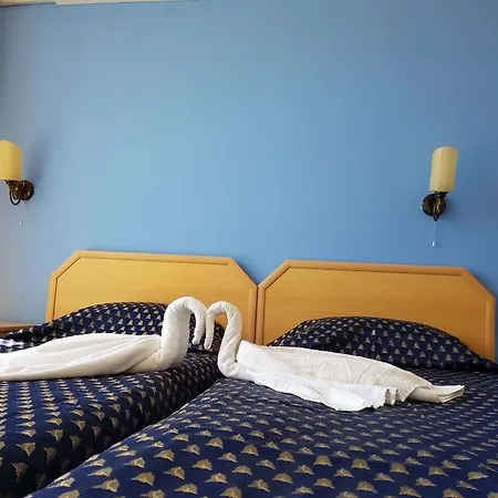 Готель Continental Blu 2*